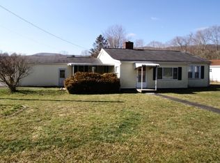 174 Monroe St, Rupert, WV 25984