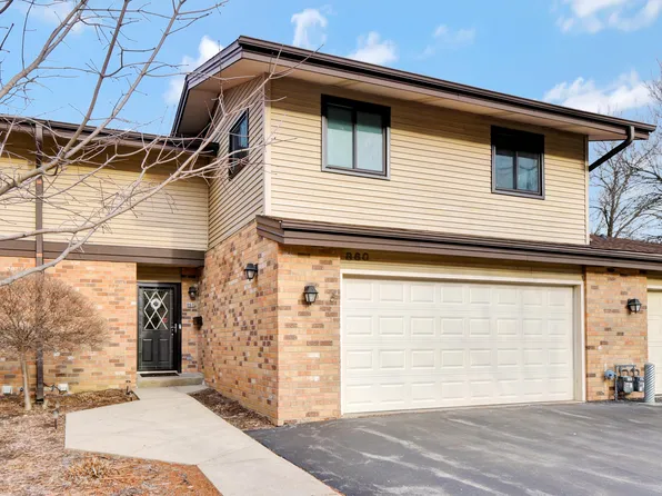 860 Pilgrim Pkwy, Elm Grove, WI 53122