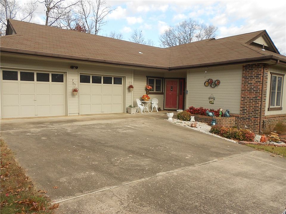 1st image of 7 Glenbarr Cir