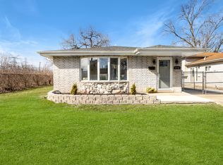 2714 E Goodrich Ave, Burnham, IL 60633