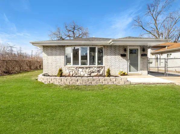 2714 E Goodrich Ave, Burnham, IL 60633