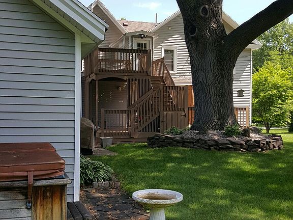 5th image of 211 Lyell Ave