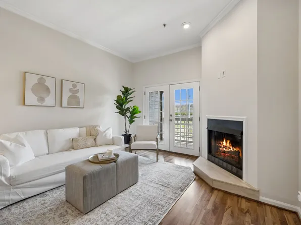 130 W End Pl, Nashville, TN 37205