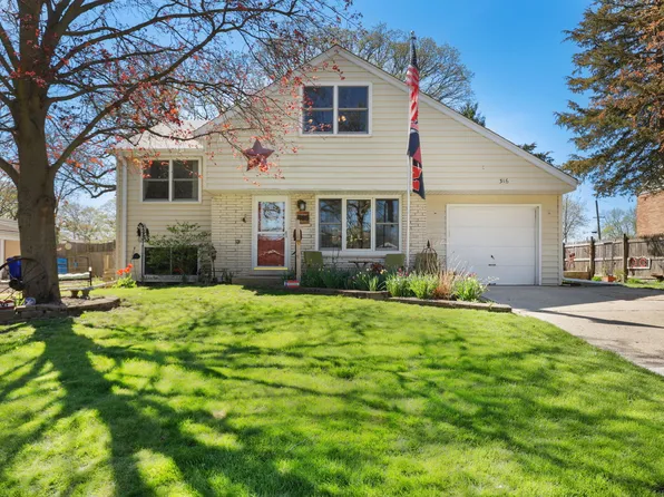 316 Birch Dr, Wheaton, IL 60187