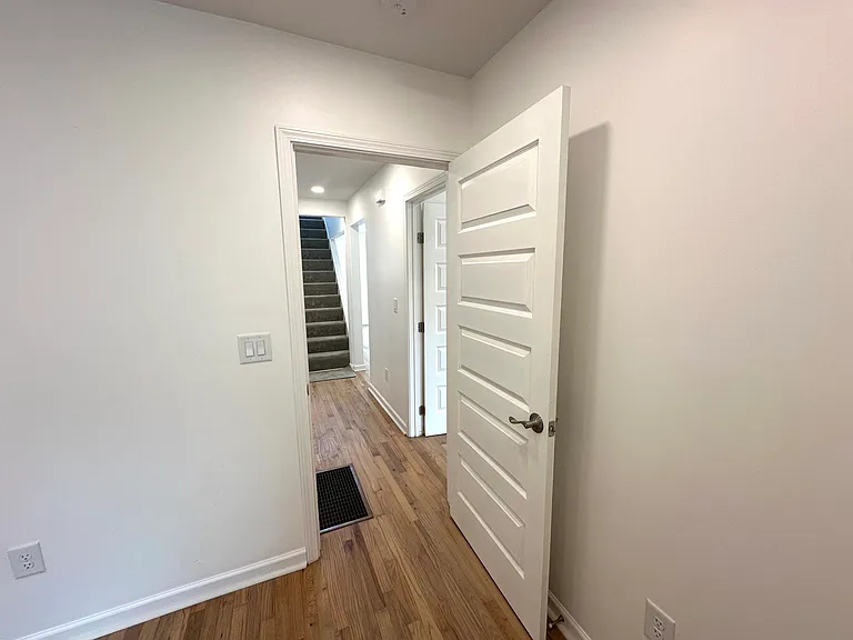 1466 Hardin Ave — Photo 21