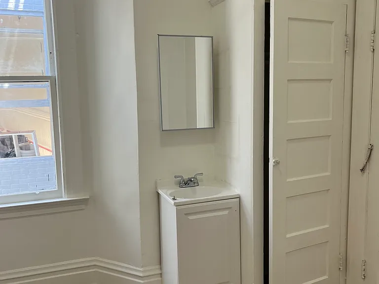 754 Broadway St #29 — Photo 2
