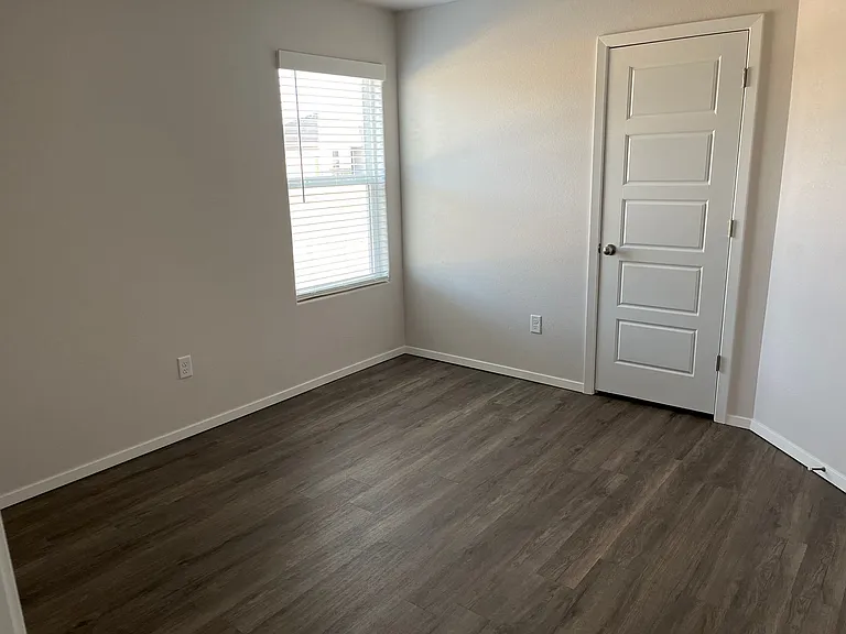 3313 E Jacob Ln — Photo 8