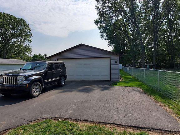 2nd image of 30328 N Meadowbrook Ln