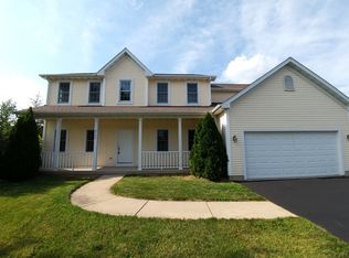 8206 Squirrel Dr, Spring Grove, IL 60081