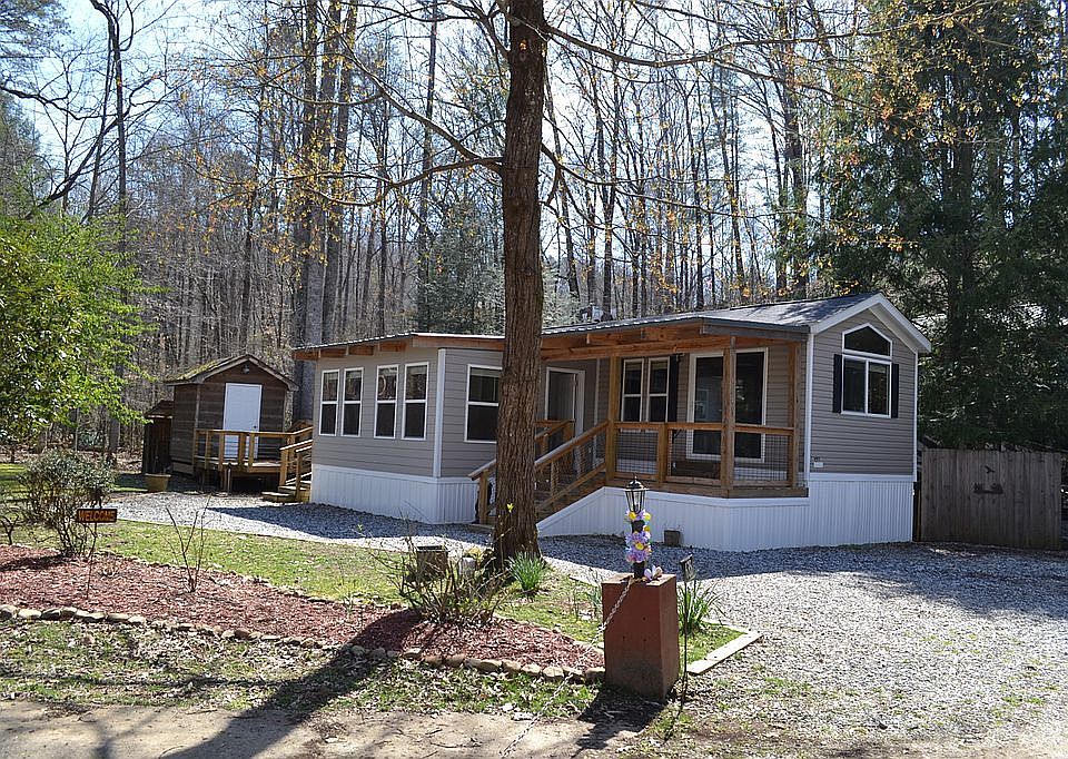 1st image of 641 Riverside Dr