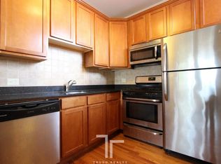 1218 W Waveland Ave, Chicago, IL 60613