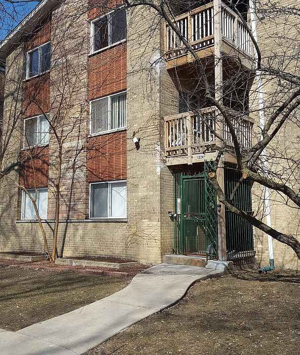 1st image of 1324 W Greenleaf Ave #B2