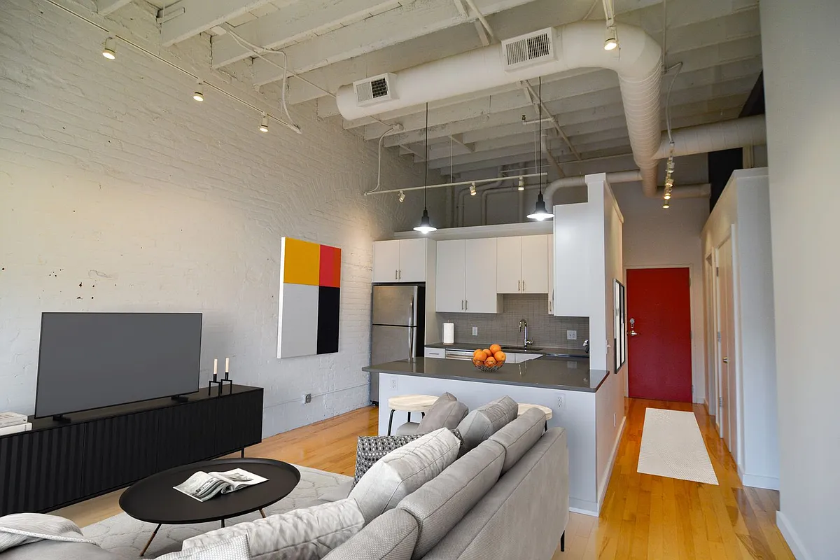 Building Photo - 1405 Harney St