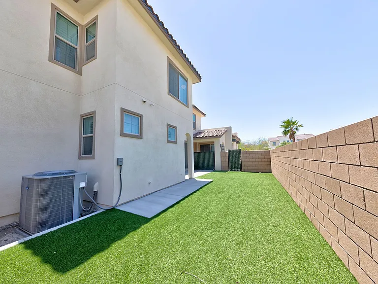 35923 Hinksey St — Photo 33