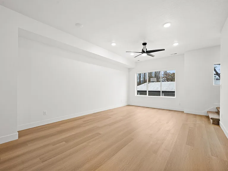218 W Paxton Ave #5 — Photo 9