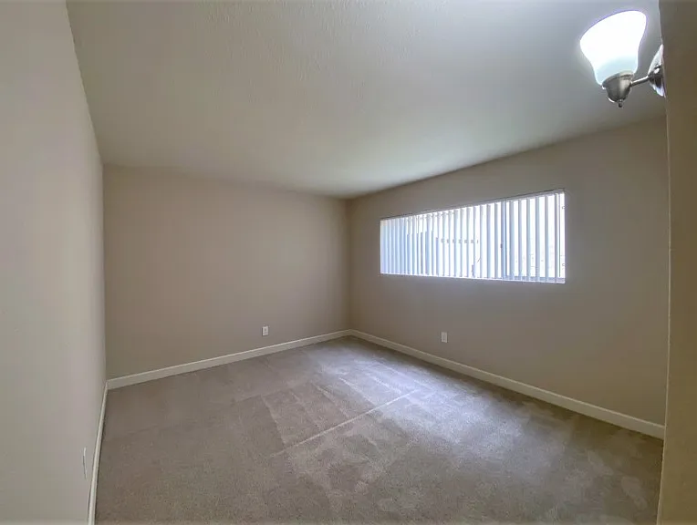 1140 Grand Ave #6 — Photo 3