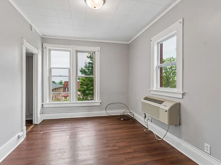 1310 S 31st St — Photo 12