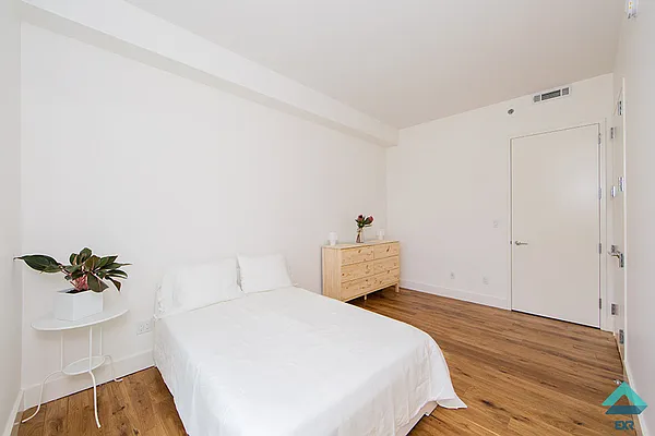 Rented by EXR | media 61