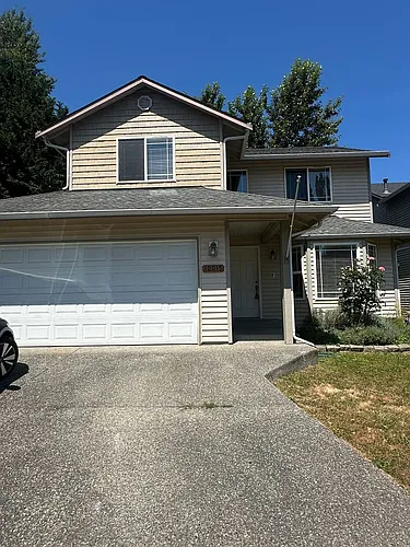 10015 2nd Pl SE Photo 1