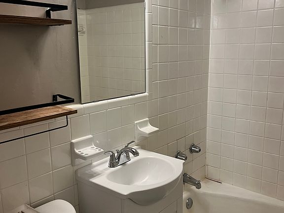 4th image of 311 S Brown Ave APT 3