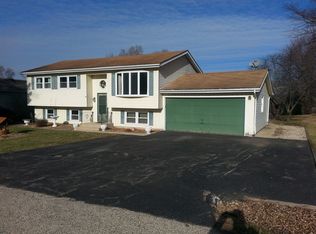 1118 Quincy Ave, Johnsburg, IL 60051