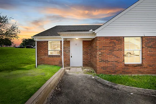 206 Rosemarie Dr #E Photo 1