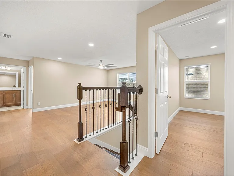 2049 Heart Lake Dr — Photo 25