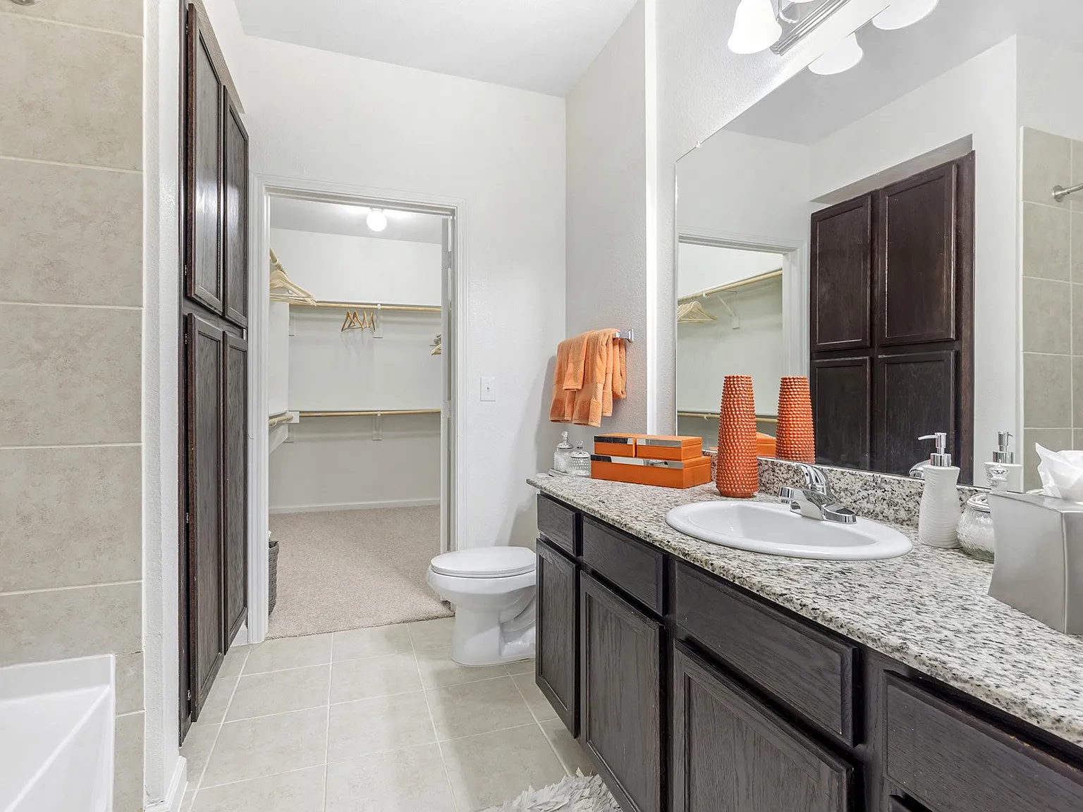 Mansfield on the Green Apartments — Photo 4