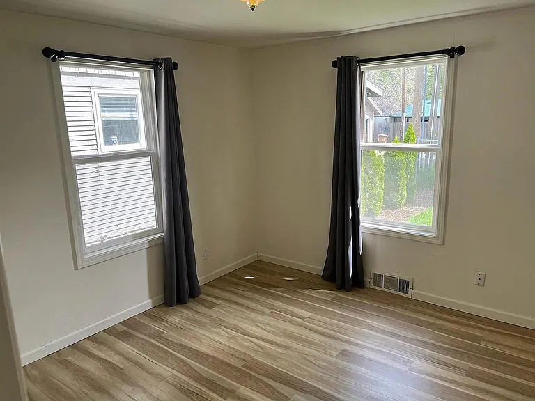 808 E Ermina Ave — Photo 9