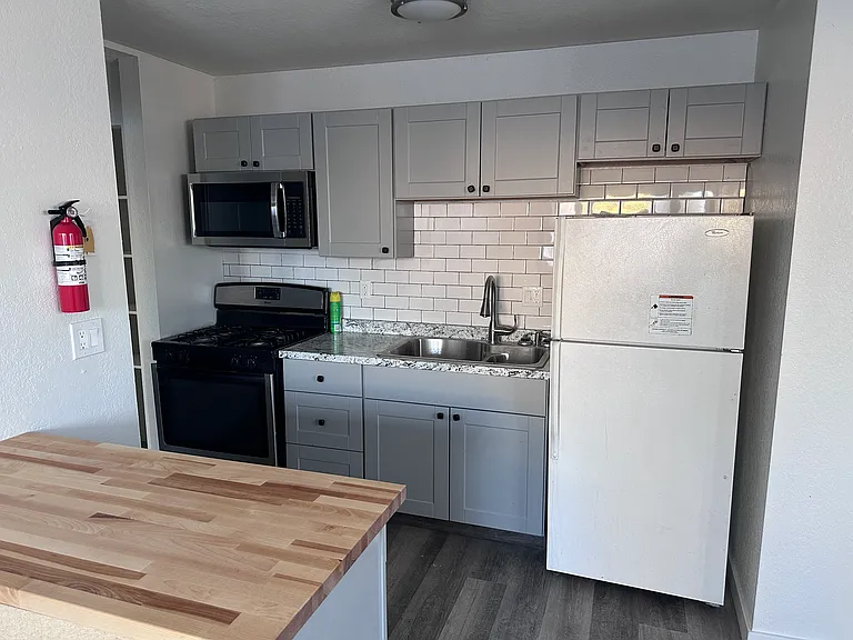 801 E 11th Ave #13 — Photo 1