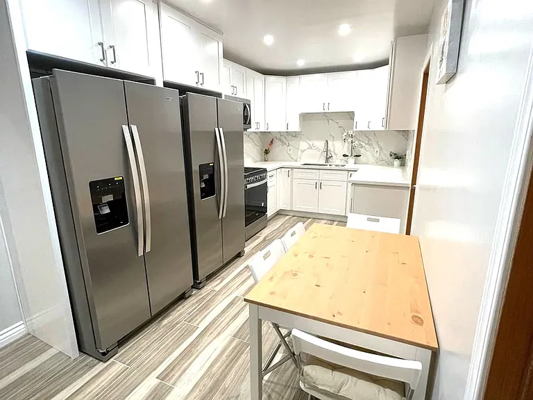 3823 Walton Ave — Photo 16