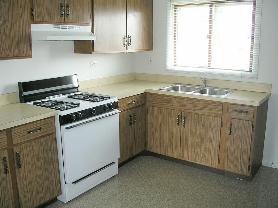 2nd image of 311 Park St APT 2B