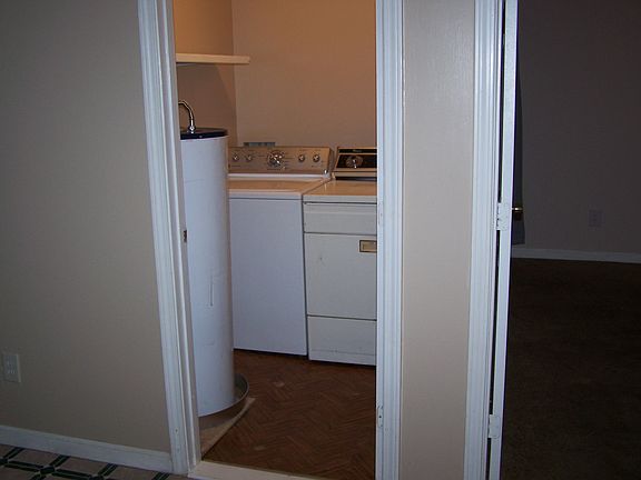 2nd image of 2853 Kentwood Dr #1