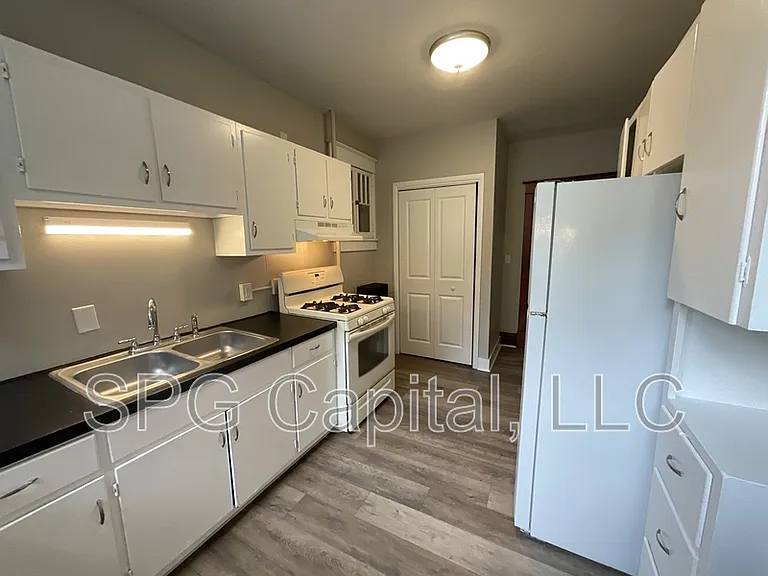 34 W Washington St — Photo 4