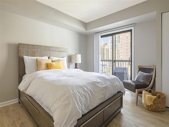 5th image of 1425 S Eads St #4571227
