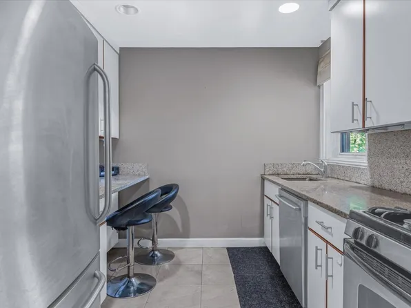 42-30 Douglaston Parkway image 7 of 27