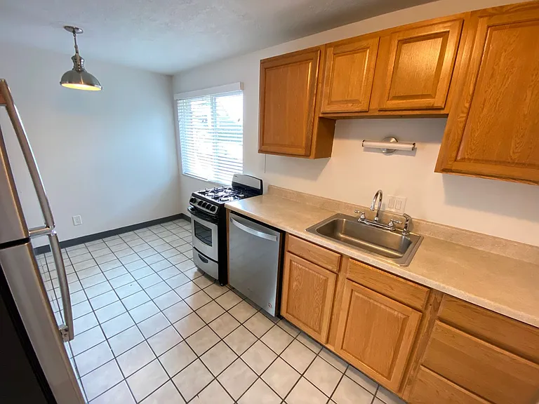 W 10th Ave 39-41 BSS — Photo 18