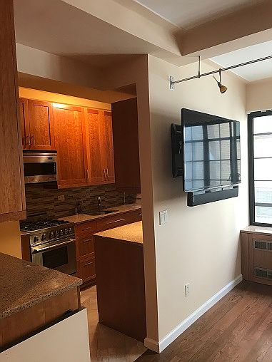 1st image of 10 Park Ave #5R
