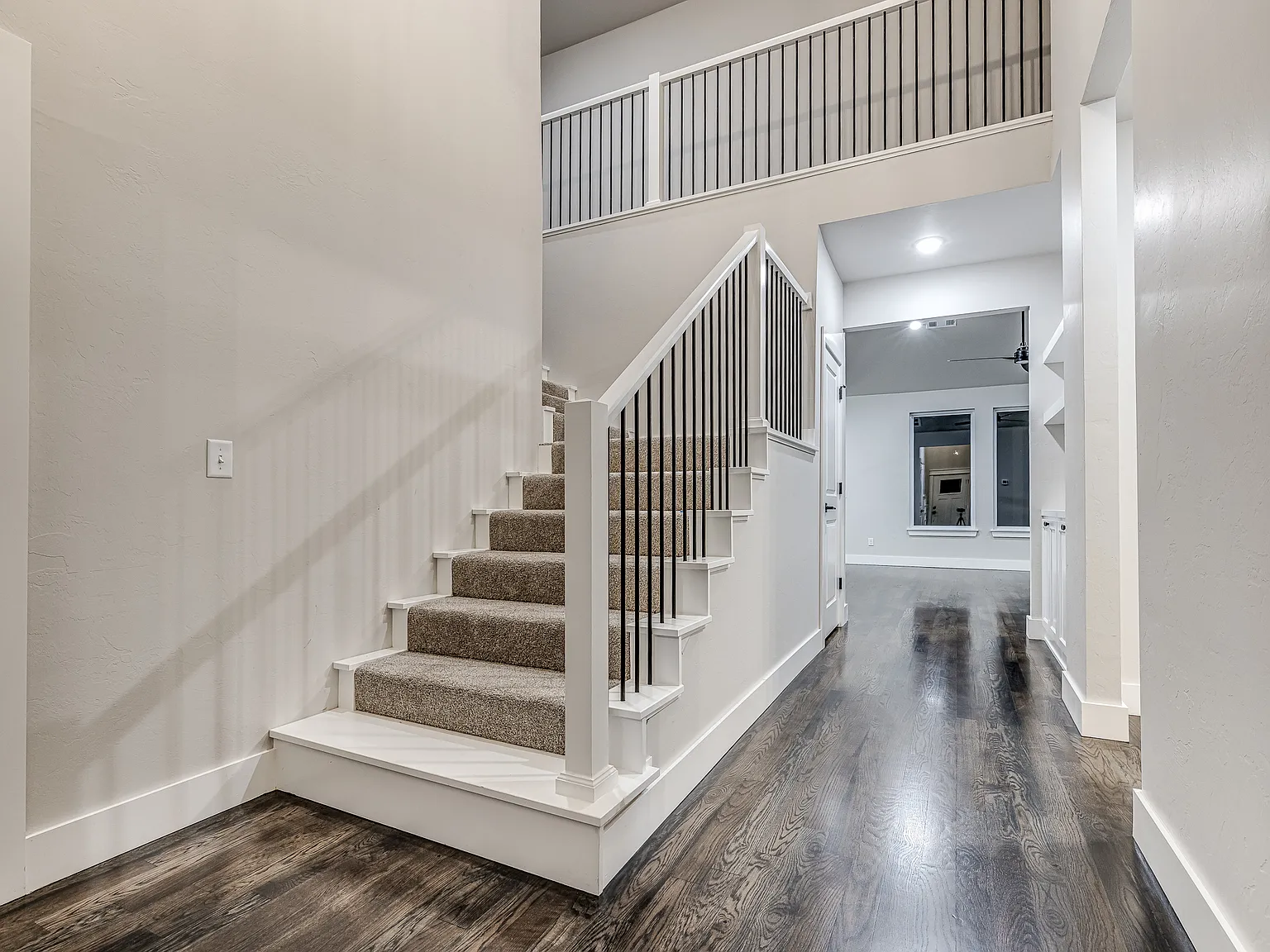 5 bed, 2698 sqft, $3,580 — Photo 4
