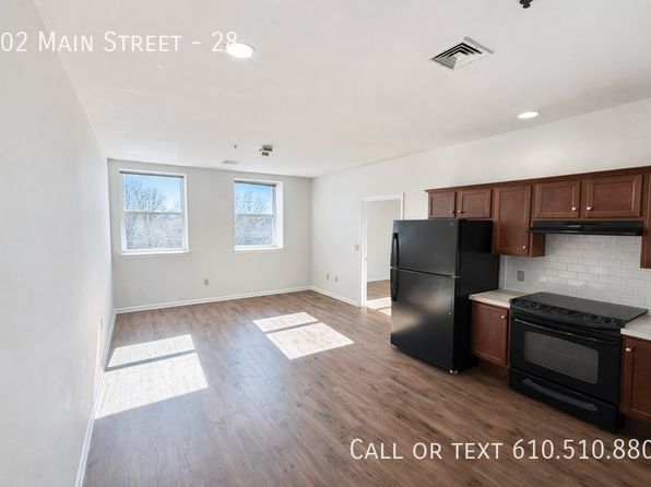 902 Main St APT 28