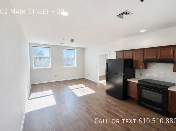 902 Main St, 902 Main St APT 28, Northampton, PA 18067