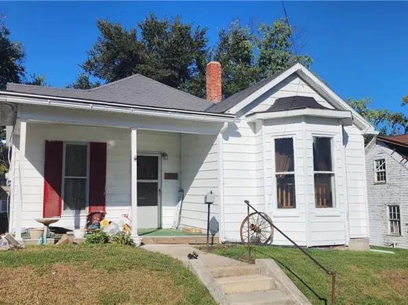 311 N Folger St, Carrollton, MO 64633