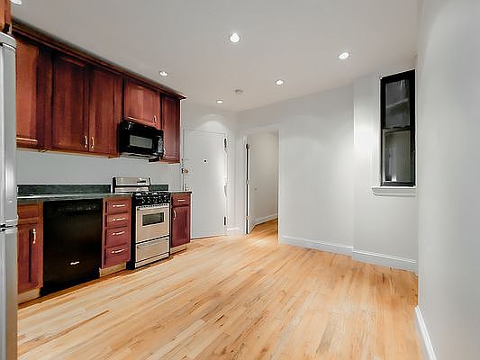 2nd image of 533 W 49th St APT 2FE