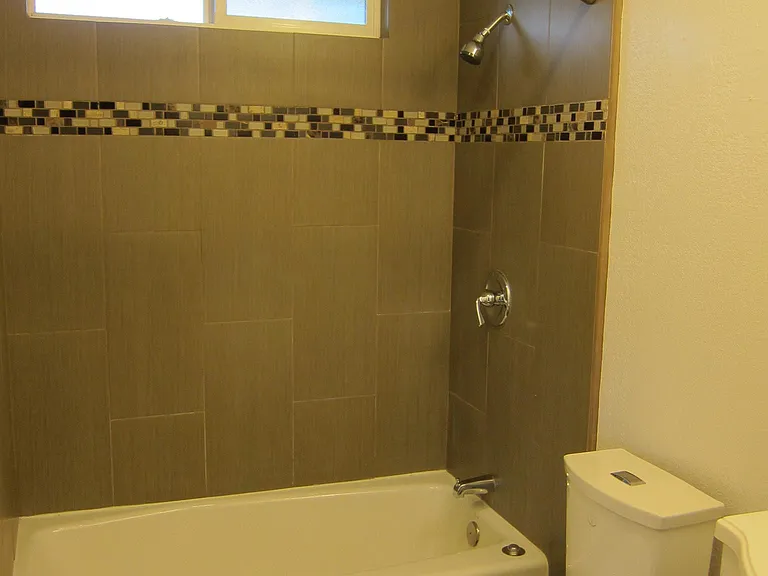 488 N Michigan Ave #1 — Photo 7