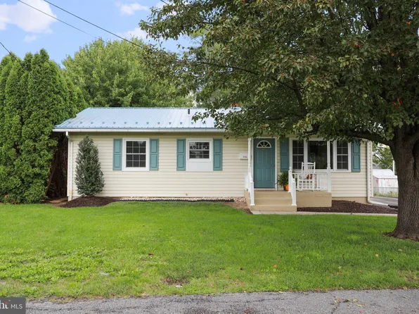 1006 Grant Pl, Martinsburg, WV 25401