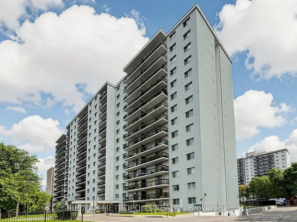 1100 Caven St #310, Mississauga, ON L5G 4N3