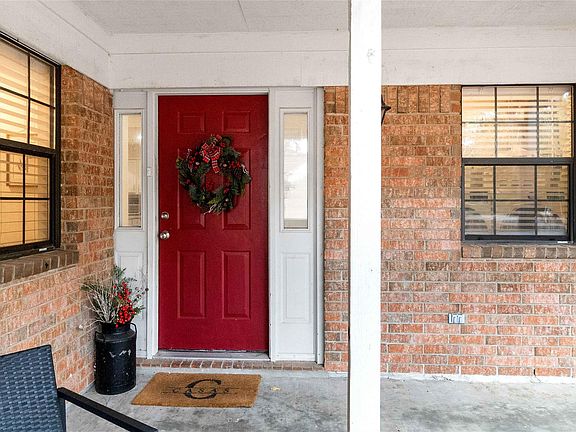 4th image of 326 Pine View Loop