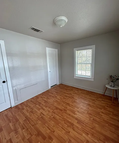 1409 S Western St — Photo 16
