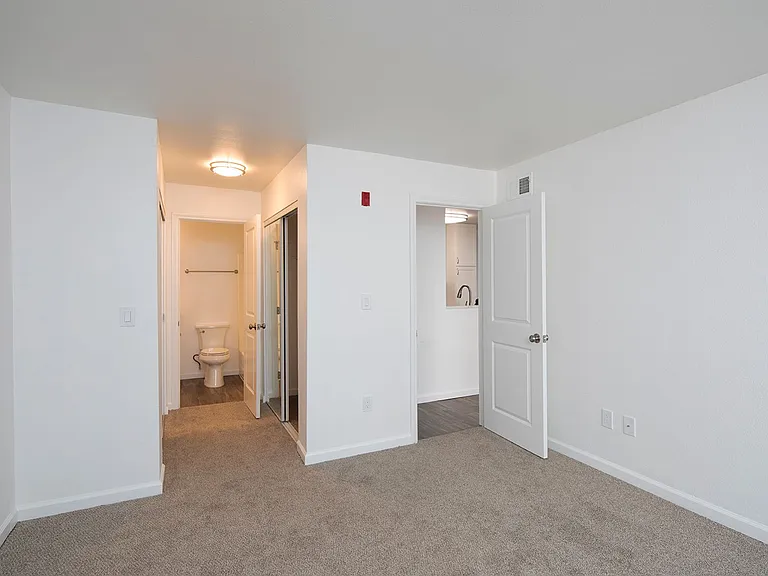 Mission Pacific Apartments — Photo 49