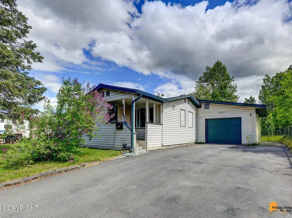 1607 Summit View St, Anchorage, AK 99504